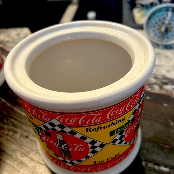 VINTAGE SET 1995 - 3 COCA COLA KITCHEN CANISTERS RACE CAR LOGO - Picture 6 of 14